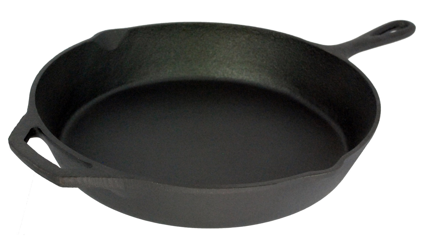 The Buckingham Pre-Seasoned Cast Iron Skillet, measuring 31.5cm, is perfect for healthy cooking. Th, black frying pan is oven-safe and suitable for a variety of cooking tasks and culinary items.is premium quality