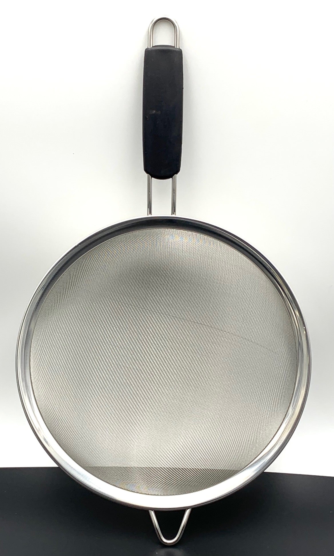 Buckingham Stainless Steel Fine Mesh/Sieve with Black Flat Handle – 8cm, 14cm, 20cm, and 26cm Sizes.