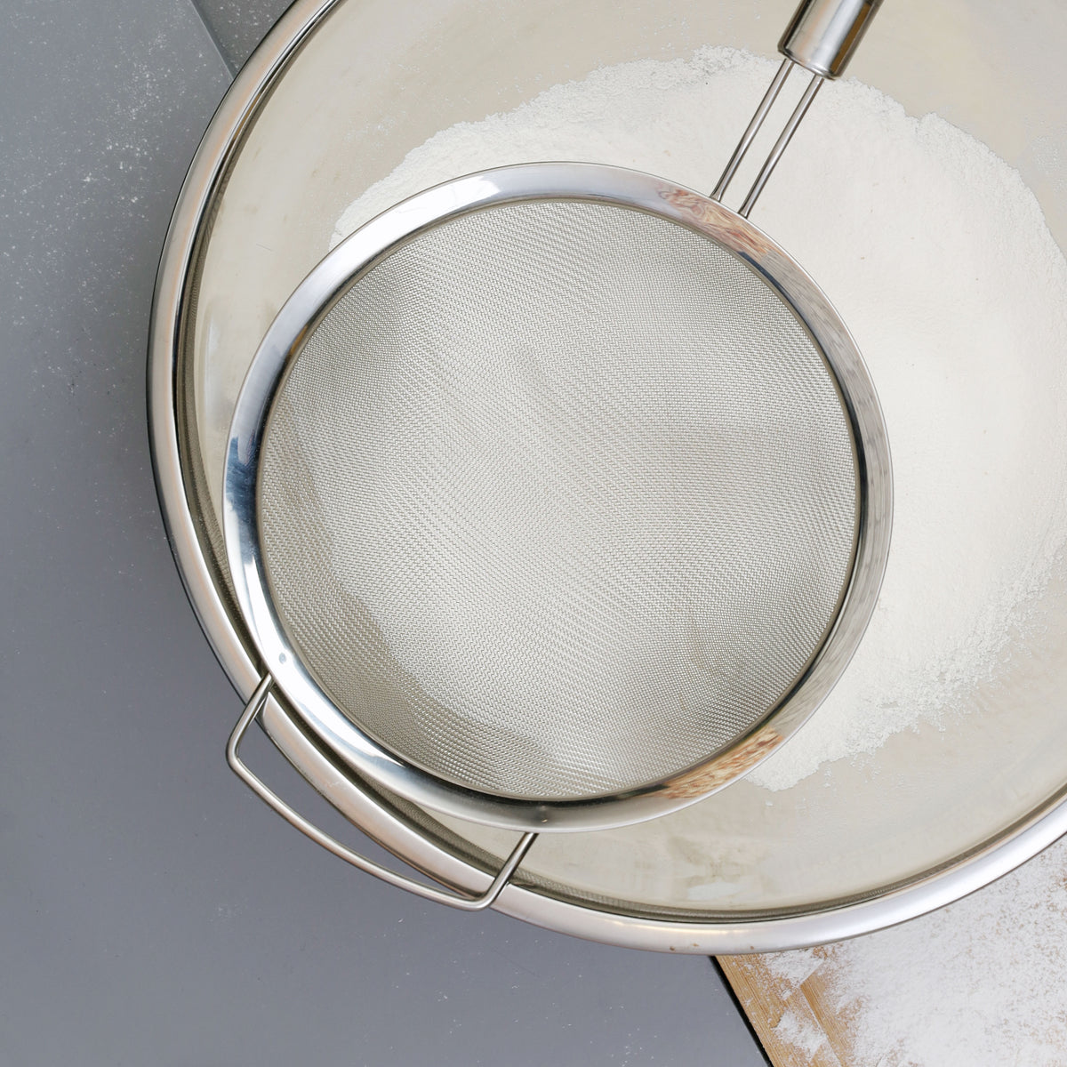 Buckingham Fine Mesh Stainless Steel Sieve with Easy Grip Handle